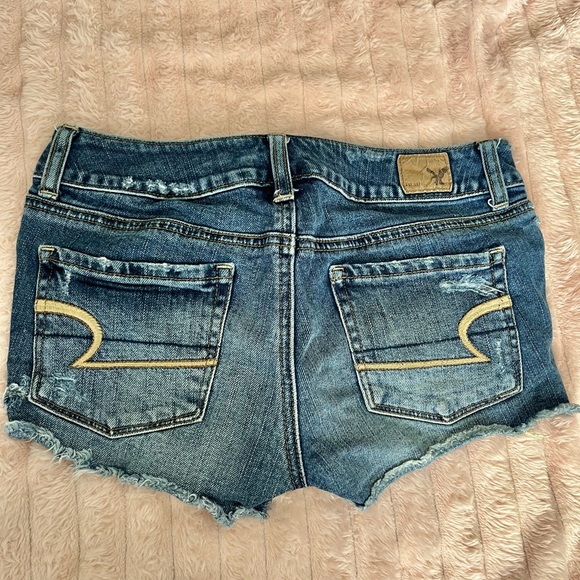 AMERICAN EAGLE LOW RISE SHORTS! - Picture 4 of 4